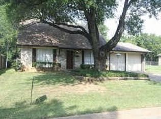 1103 Donley Dr, Euless, TX 76039