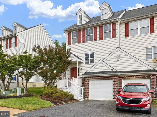 9 Ann Marie Ct, Newark, DE 19702