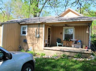 426 Skinner Ln, Utica, KY 42376