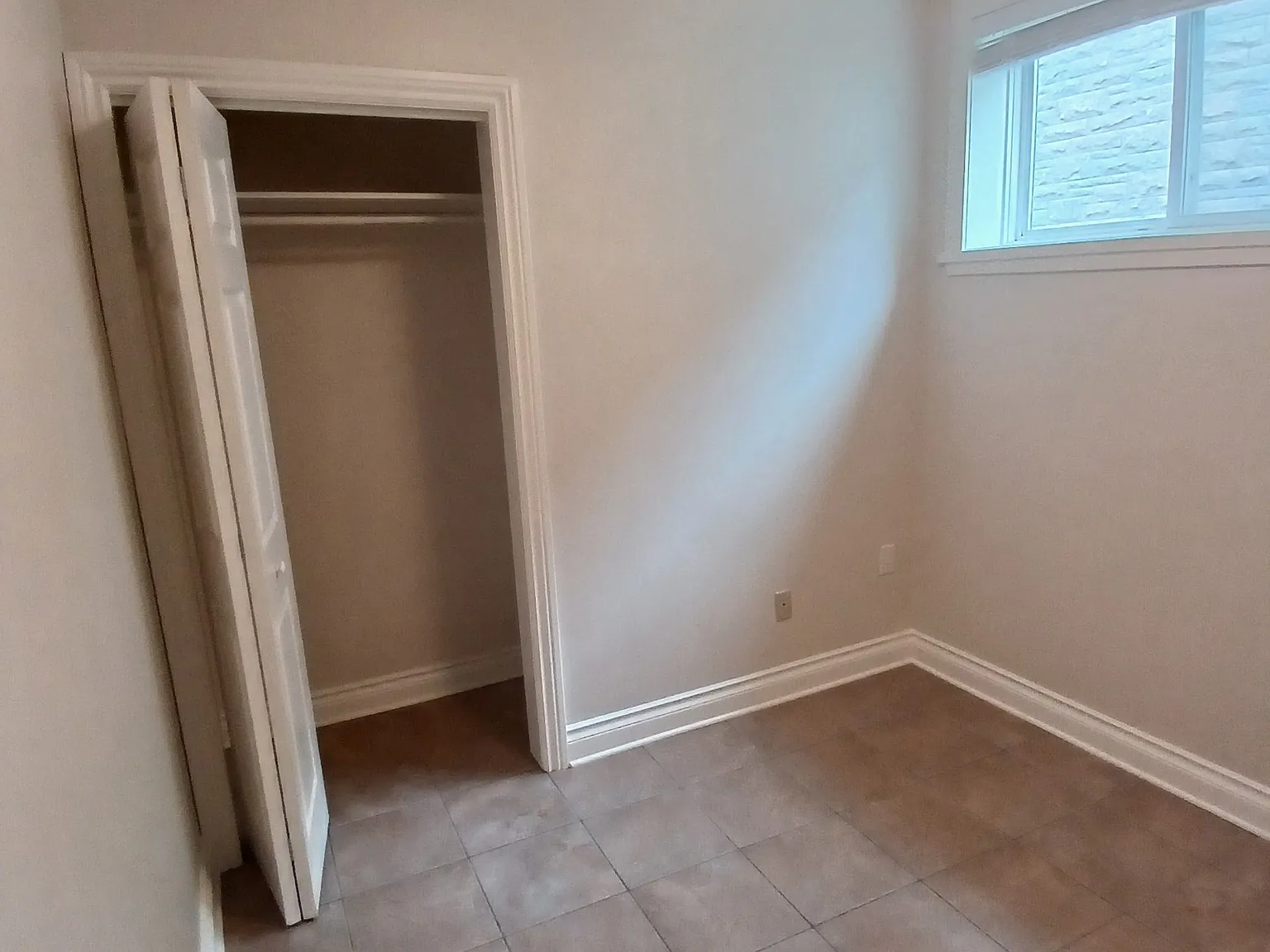 3 bed, $1,975 — Photo 4