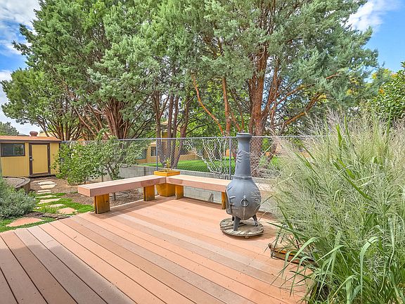 5th image of 10509 Malaguena Ln NE