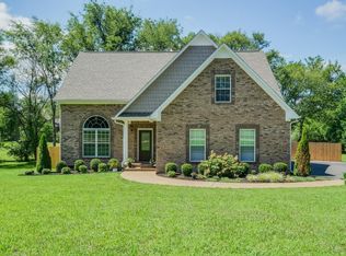 1421 Charleston Ln, Columbia, TN 38401