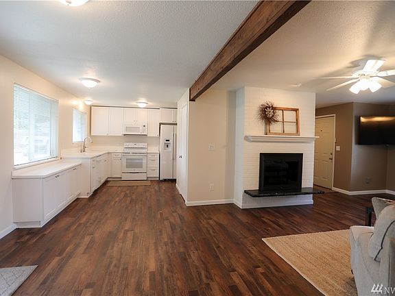 3rd image of 800 26th St SE