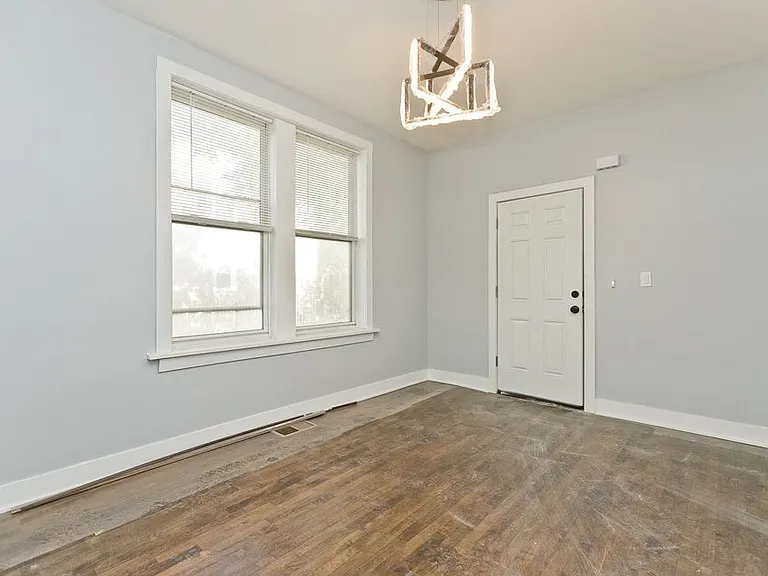 1922 N Wilmot Ave #3R — Photo 6