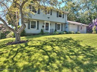 521 Knapp Rd, Clarks Summit, PA 18411