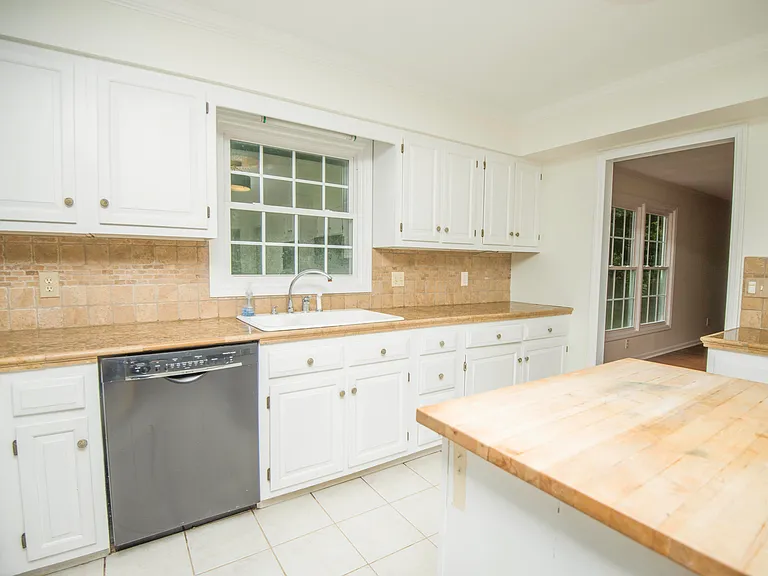 11144 Pleasant Forest Dr — Photo 16