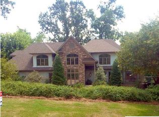 211 Sheridan Ln, Vestavia Hills, AL 35216