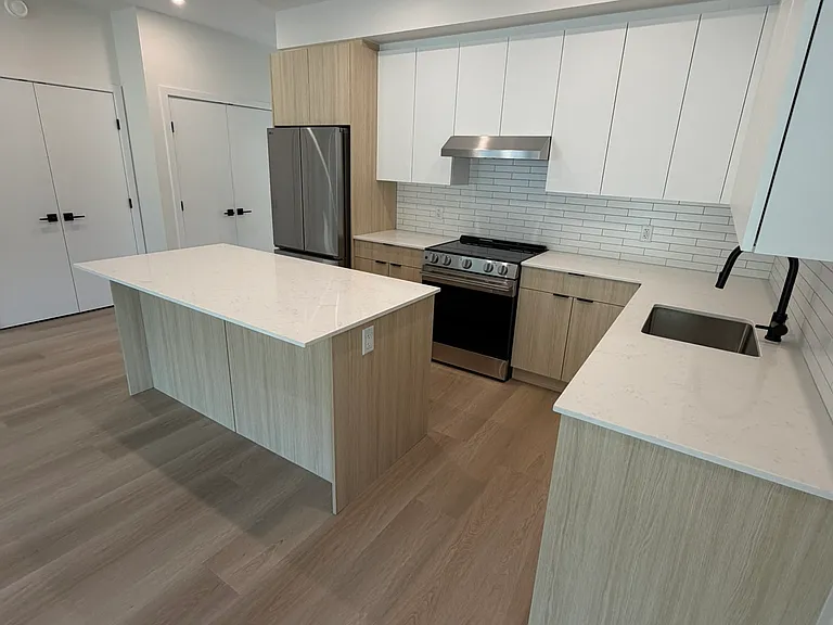 100 Grange Dr — Photo 1