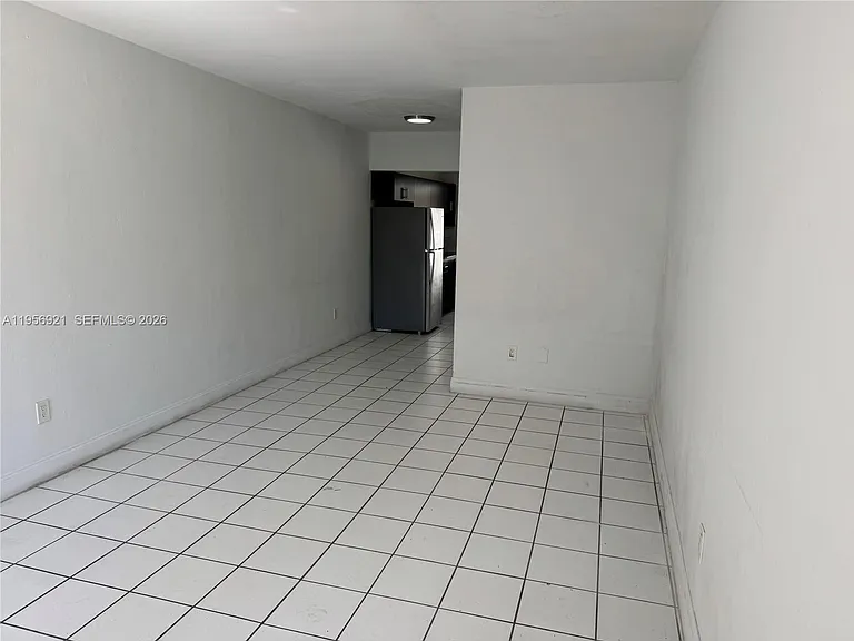 7300 N Harding Ave #28 — Photo 7