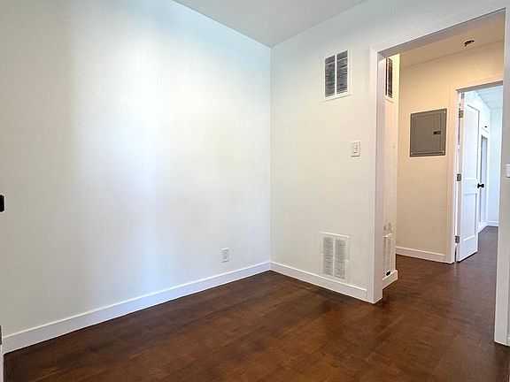 4th image of 1020 N Edinburgh Ave #1