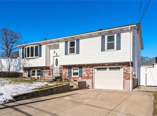 77 Hilltop Rd, Cumberland, RI 02864