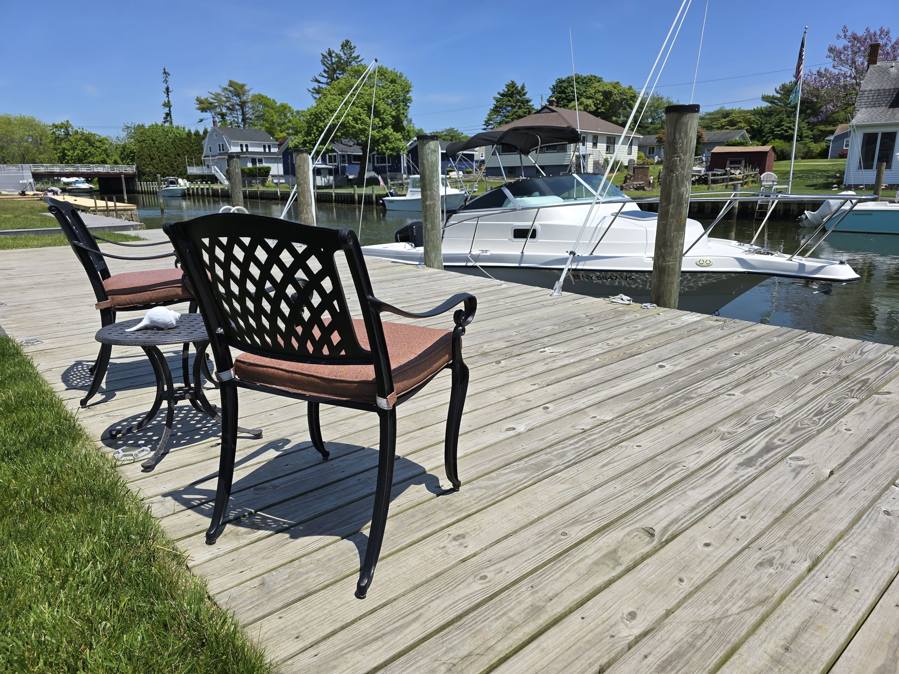 16 Red Bridge Rd, Center Moriches, NY 11934 Out East