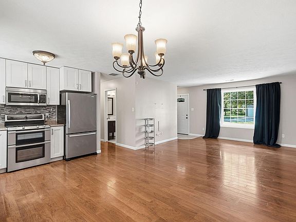 5th image of 3846 Schneider St