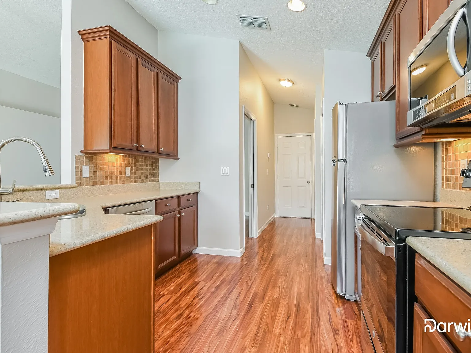 3 bed, 2.0 bath, 1726 sqft, $2,345 — Photo 3