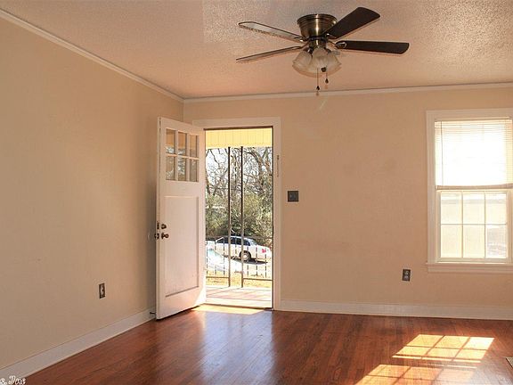 2nd image of 810 Garland Ave