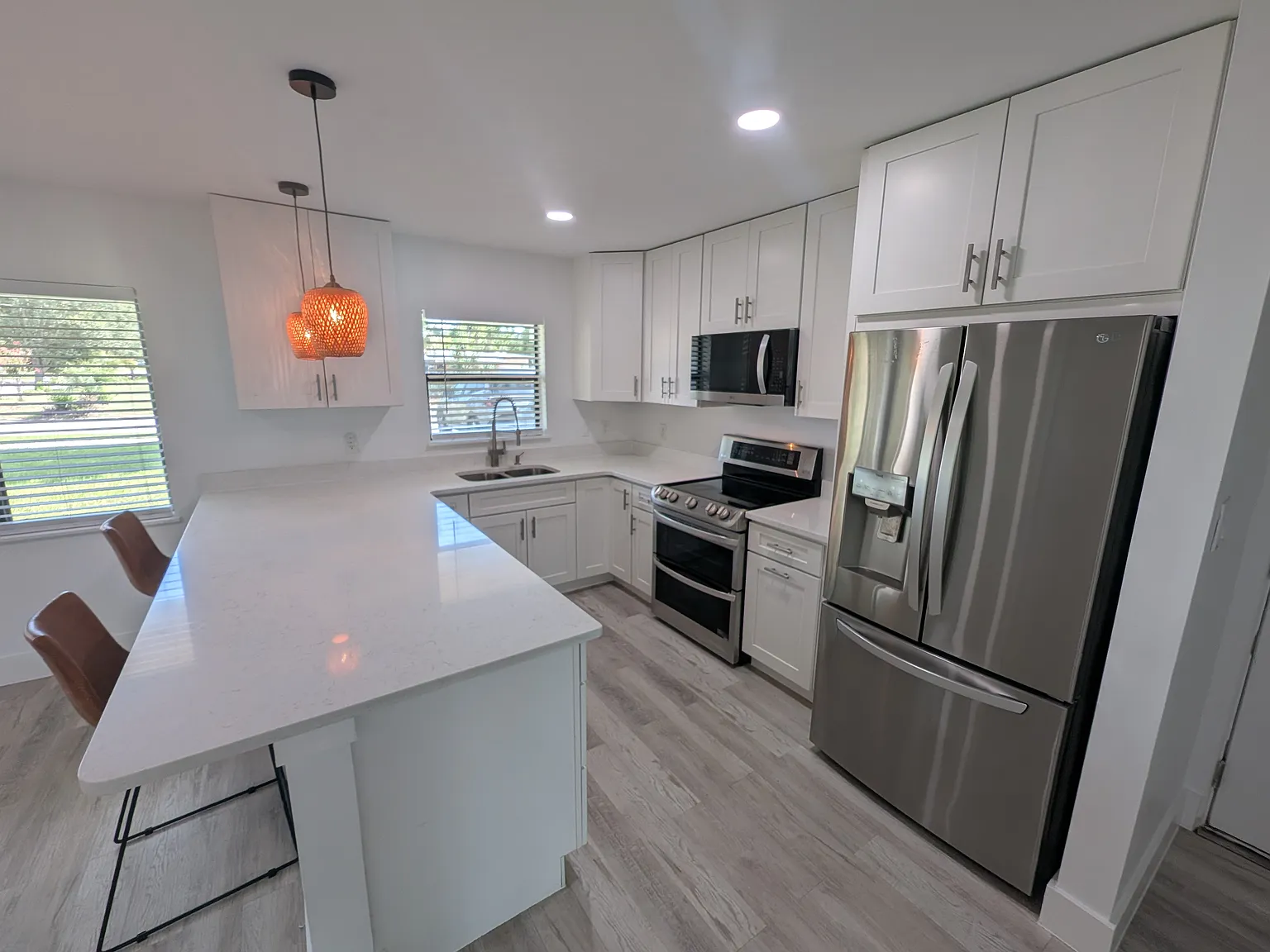 3 bed, 1460 sqft, $4,354 — Photo 2