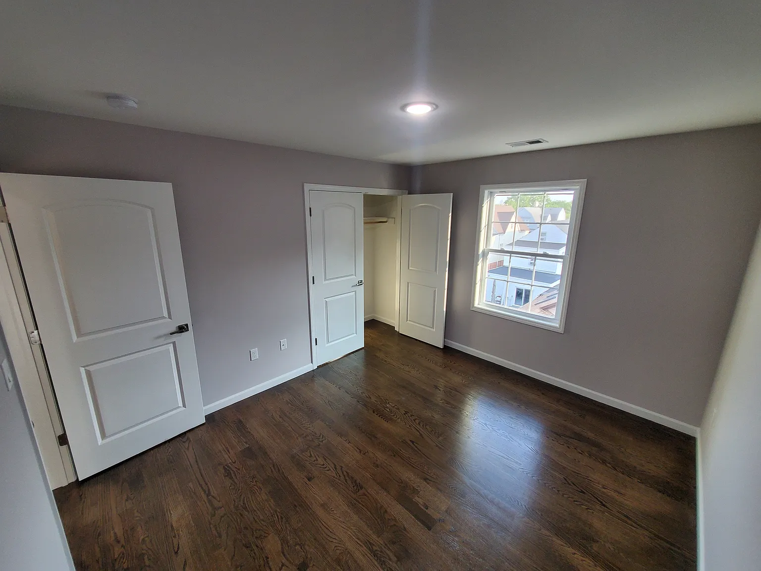 240 Lincoln Ave — Photo 1
