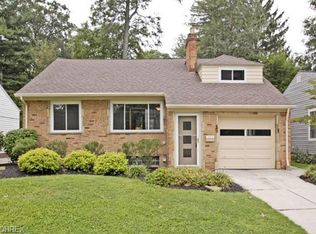 586 Canterbury Rd, Bay Village, OH 44140