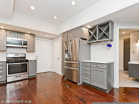 2nd image of 7525 N Claremont Ave #922