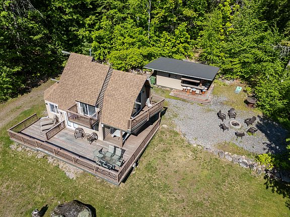 3rd image of 68 Beach Road