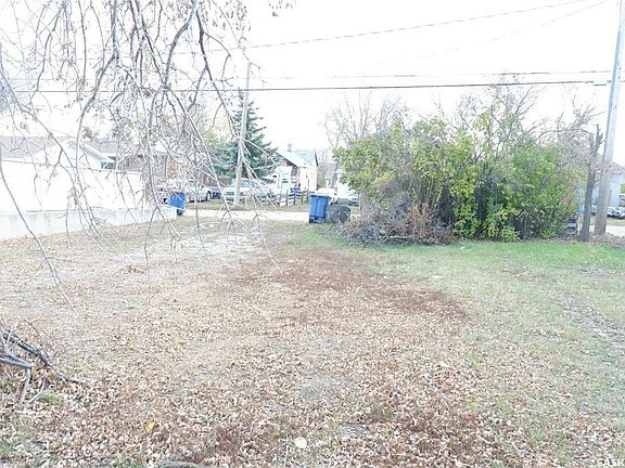 4th image of 841 Ominica St E