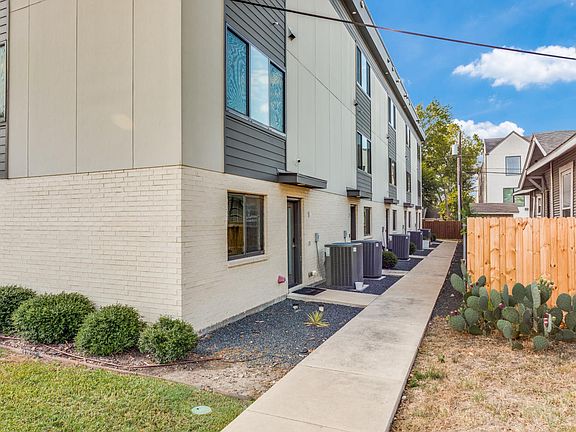 3rd image of 5602 Lindell Ave #D