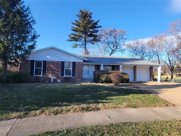 3523 Monsols Dr, Florissant, MO 63034