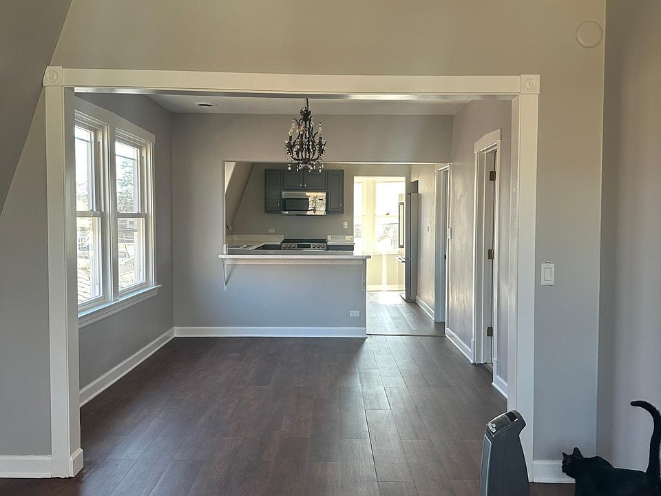 1st image of 5655 W Cornelia Ave Unit 2