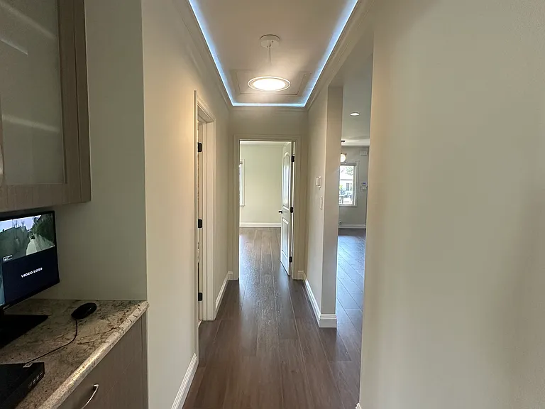121 W Floral Ave — Photo 17