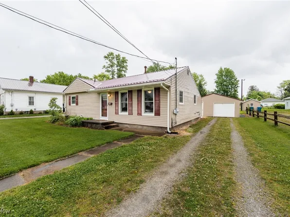 116 West St, Wellington, OH 44090