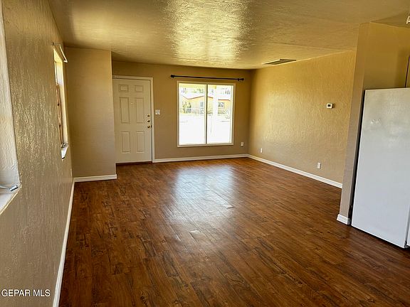 3rd image of 5013 Sierra Madre Dr