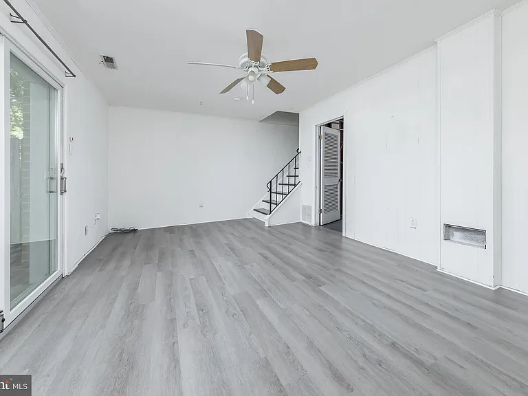 1445 Boxwood Dr — Photo 16
