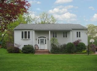 3368 Deerhaunt St, Yorktown Heights, NY 10598