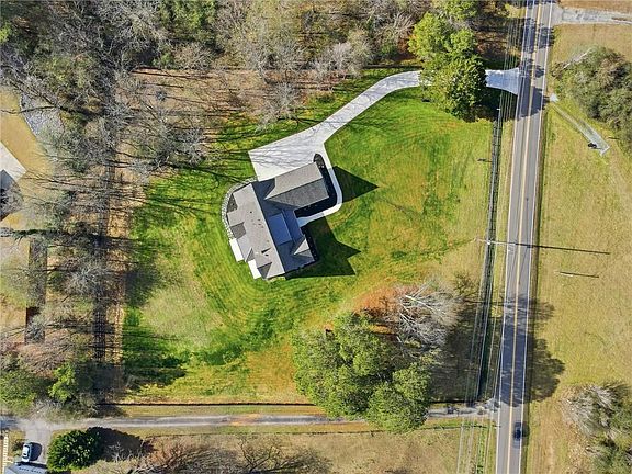 2nd image of 1248 Avery Rd