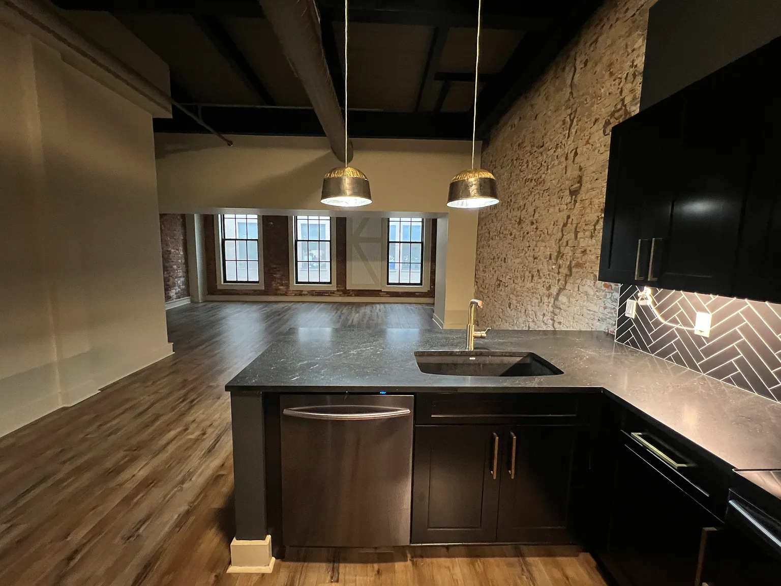 1 bed, 1342 sqft, $2,400 — Photo 4