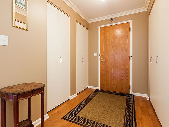 3rd image of 345 N La Salle Dr APT 707