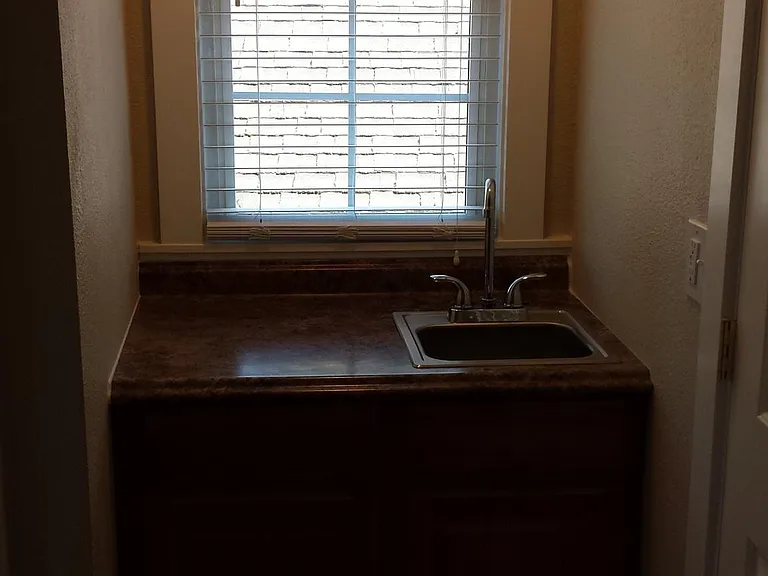 650 Marion St NE #1 — Photo 42
