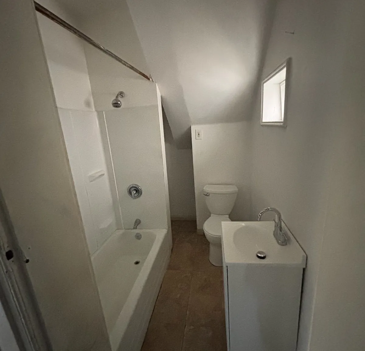 2 bed, 1050 sqft, $1,450 — Photo 4