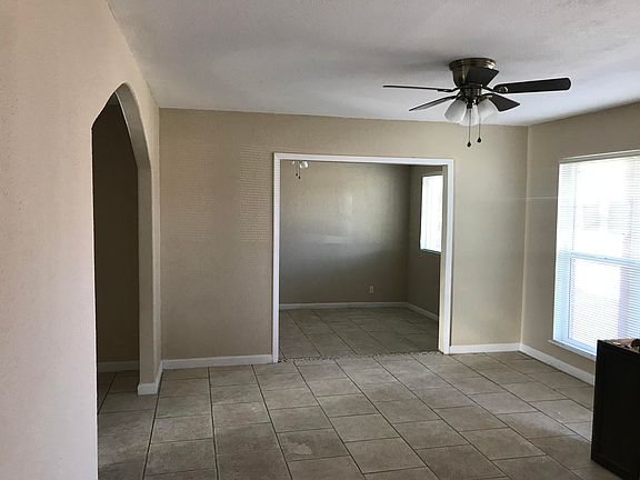 2nd image of 10316 Shoshone St