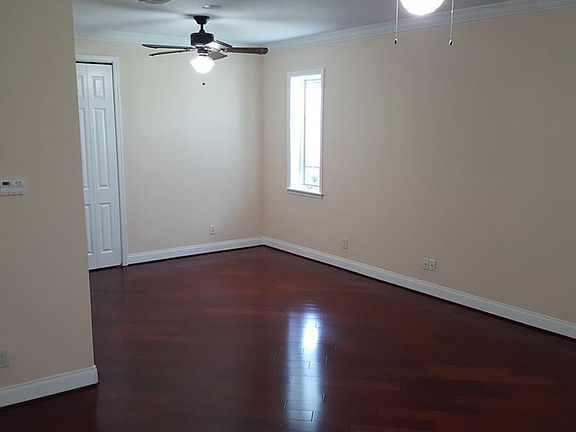 5th image of 2841 Lloyd Ln