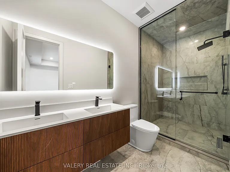 131 Dovercourt Rd #2 — Photo 19
