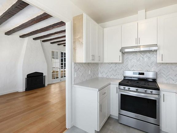 4th image of 899 Green St #510