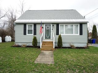 4 Pine Hill Ave, Manchester, NH 03102