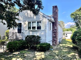 8 Shore Ave, Wareham, MA 02571