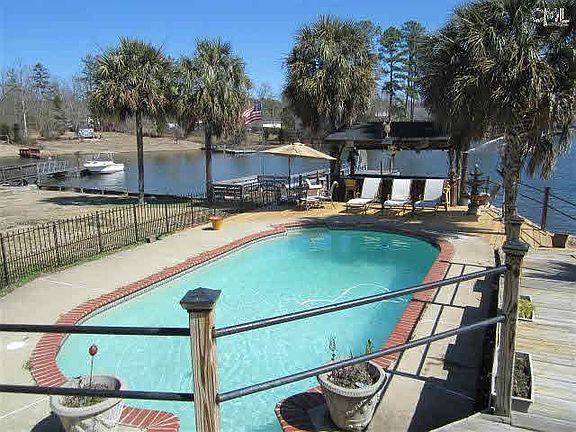 2nd image of 306 Lakeshore Dr