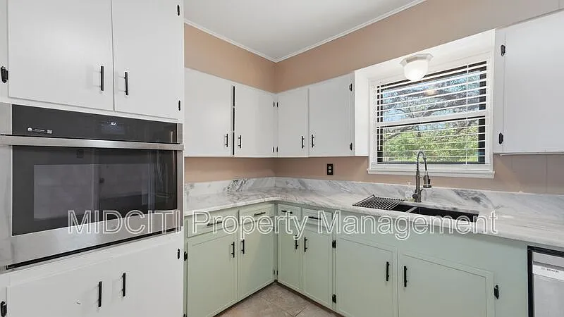 2 bed, 2.0 bath, 1020 sqft, $1,750 — Photo 4