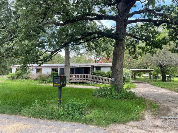 2442 Elmwood Dr, Wills Point, TX 75169