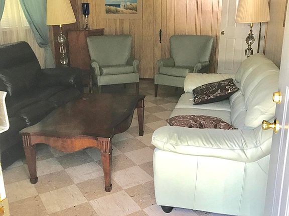 2nd image of 127 Woodland Cir