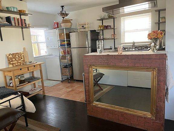 3rd image of 1423 N Hollywood Way APT C