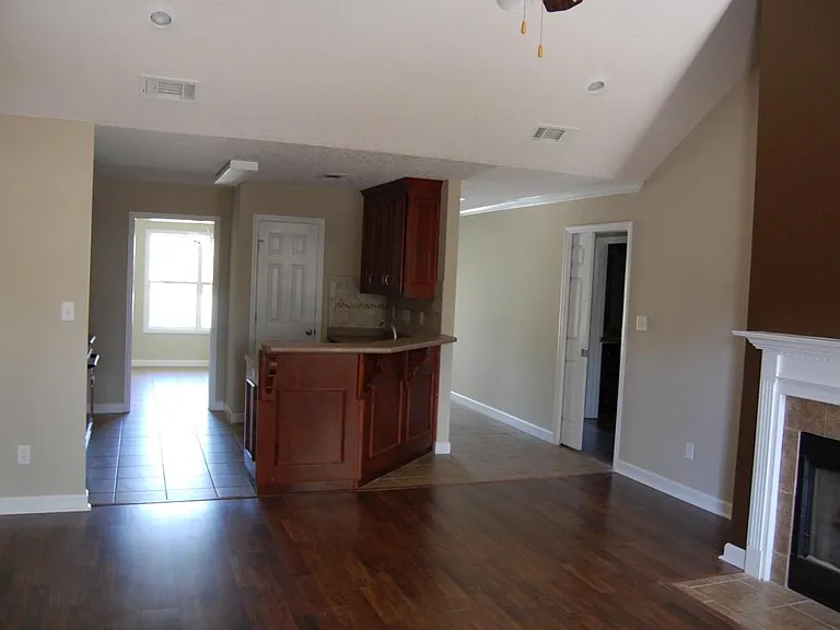 4501 Country Oak Dr — Photo 5
